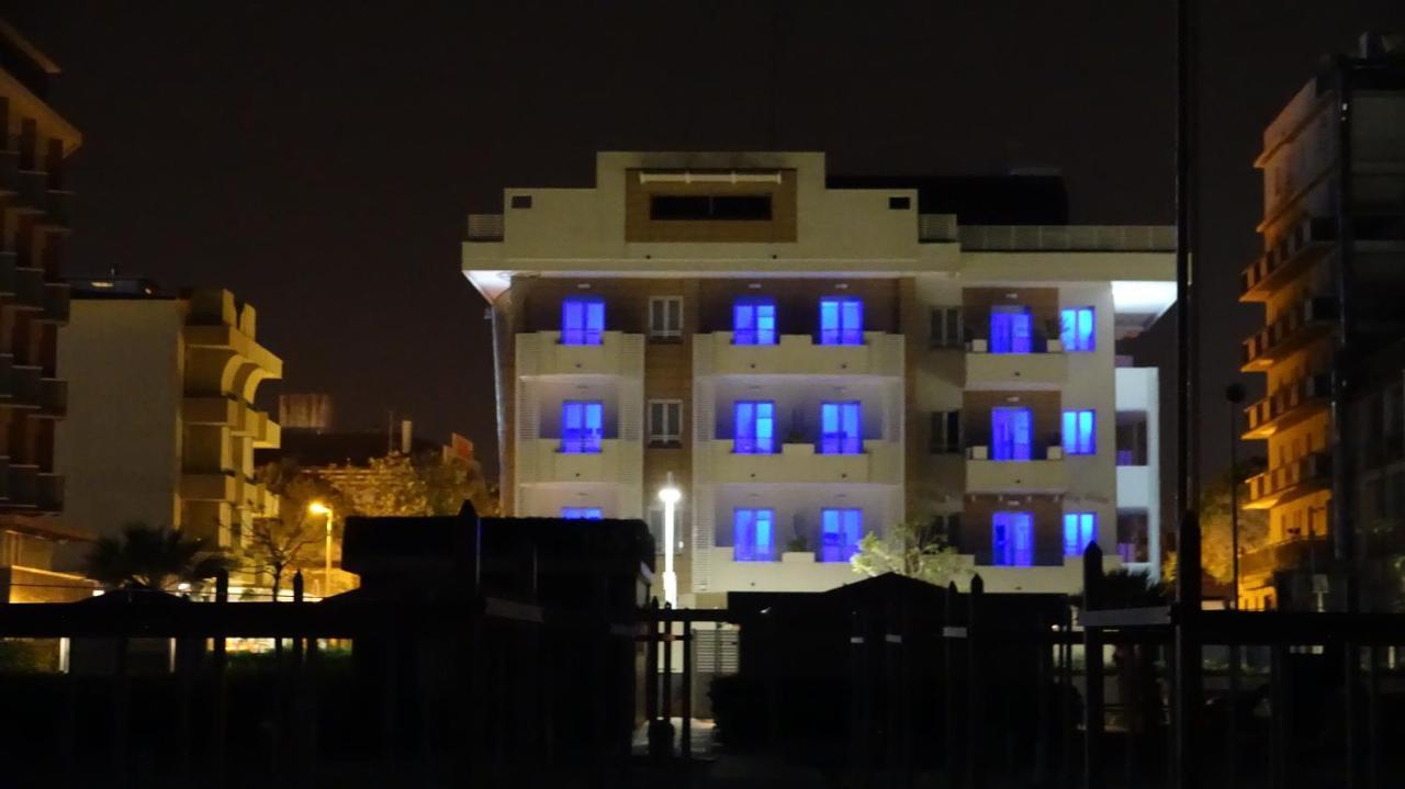 Hotel Record Риччоне Экстерьер фото